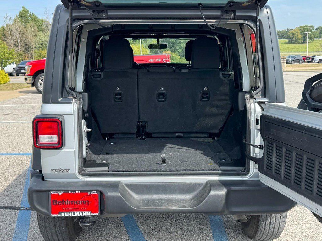 Used 2022 Jeep Wrangler Unlimited Sport AWD/4WD image 7