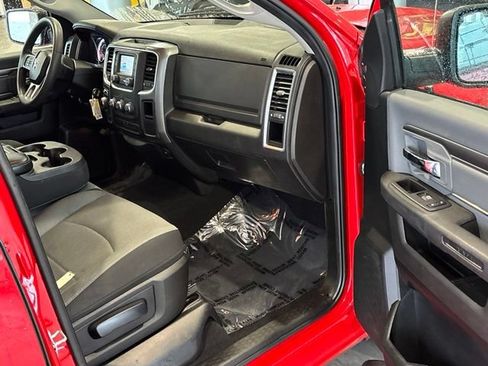 Used 2022 RAM 1500 Classic SLT AWD/4WD image 25