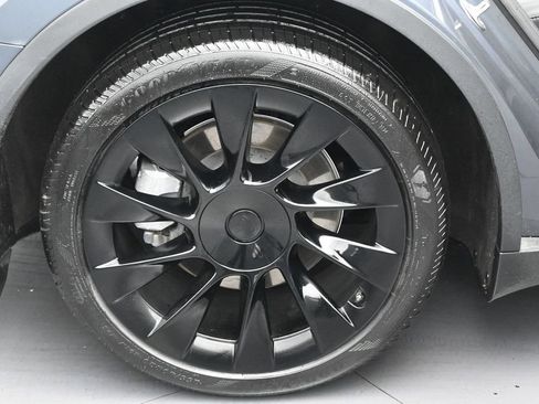 Used 2023 Tesla Model Y Long Range AWD/4WD image 9