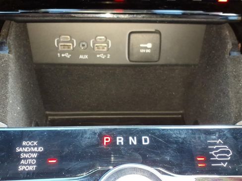 Used 2022 Jeep Grand Cherokee Overland w/ MOPAR Finishing Package AWD/4WD image 20