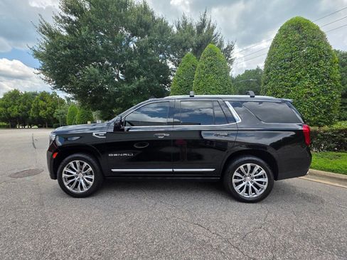 Used 2022 GMC Yukon Denali image 2