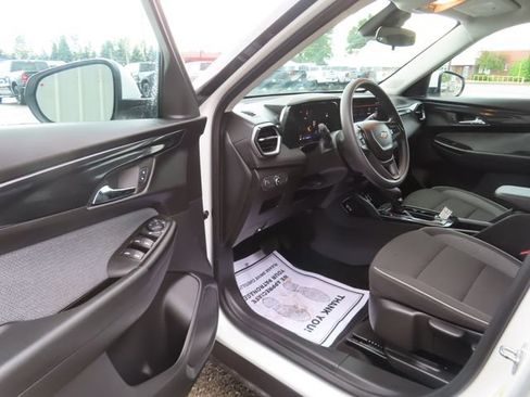 Certified 2024 Chevrolet TrailBlazer LT AWD/4WD image 15