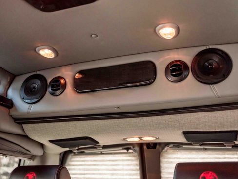 Used 2023 Chevrolet Express 2500 image 82