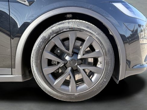 Used 2024 Tesla Model X Long Range image 9