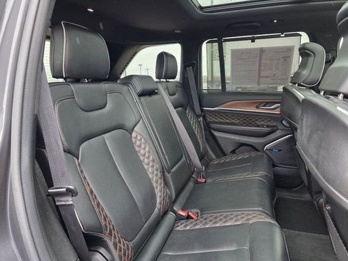 Certified 2022 Jeep Grand Cherokee Summit w/ Adv Protech Group IV AWD/4WD image 16