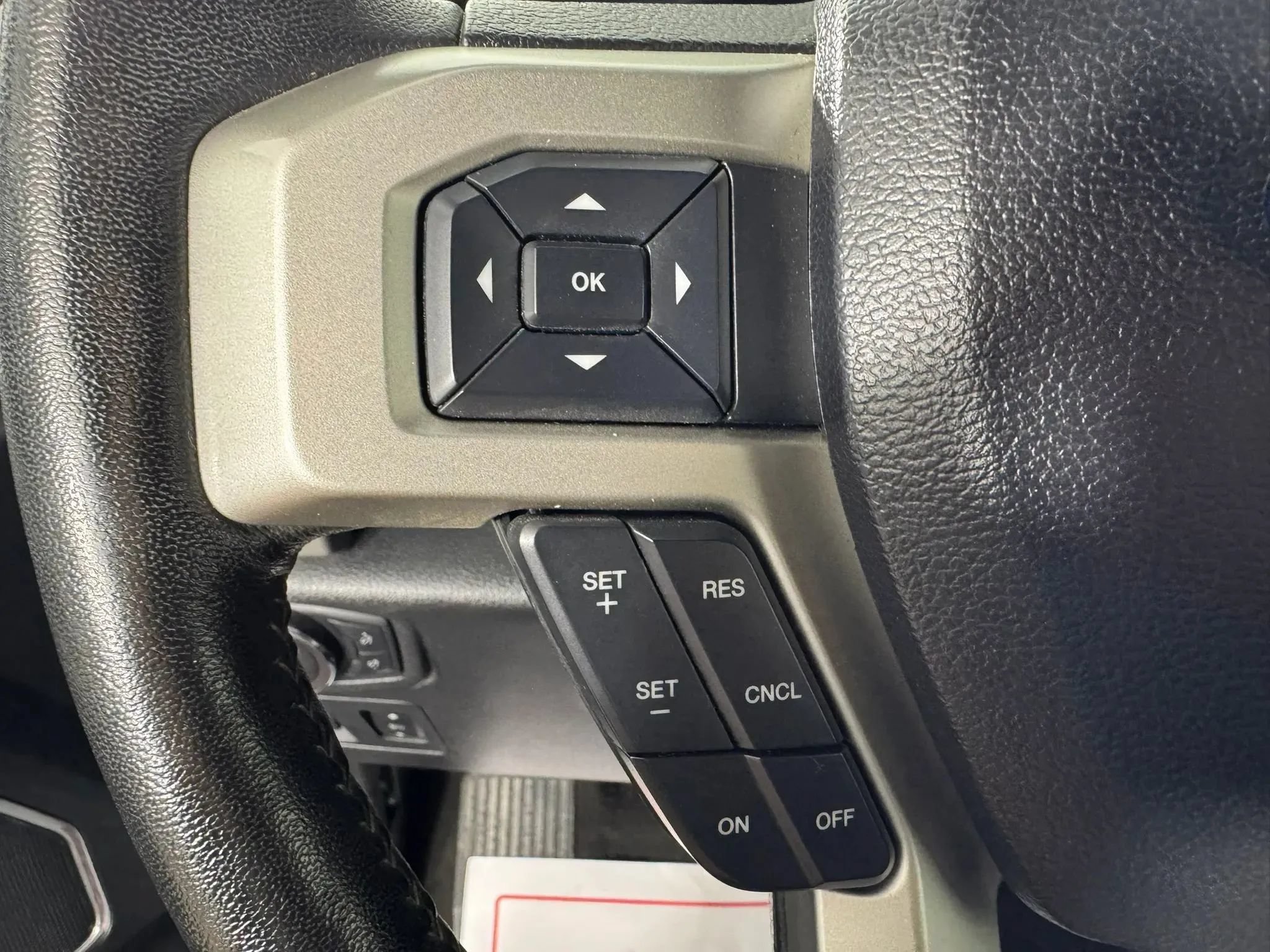 Used 2019 Ford F150 Lariat w/ Equipment Group 502A Luxury AWD/4WD image 15