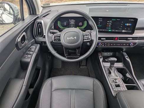 Used 2025 Kia Sorento S w/ Panoramic Sunroof Package image 16