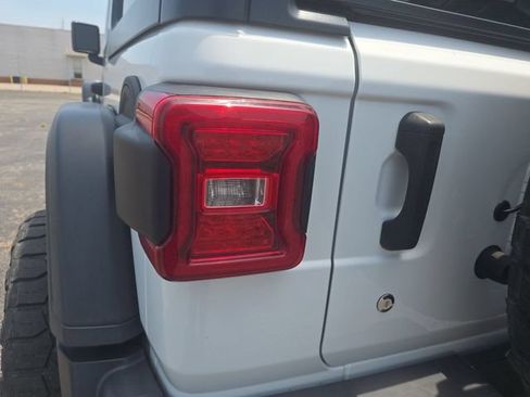 Used 2018 Jeep Wrangler Unlimited Rubicon AWD/4WD image 29
