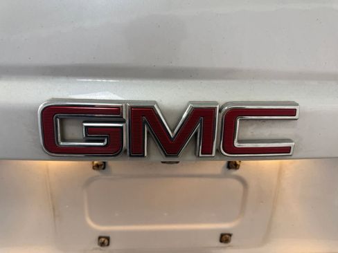 Used 2019 GMC Yukon XL SLT w/ Premium Edition AWD/4WD image 15