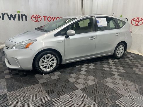 Used 2012 Toyota Prius V Three FWD image 4