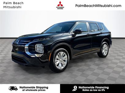 New 2025 Mitsubishi Outlander ES