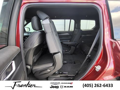 New 2025 Jeep Grand Cherokee L Laredo w/ Luxury Tech Group I image 27