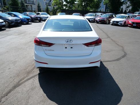 Used 2018 Hyundai Elantra SE FWD image 4
