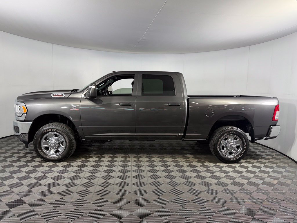 Used 2024 RAM 3500 Tradesman w/ Chrome Appearance Group AWD/4WD image 9