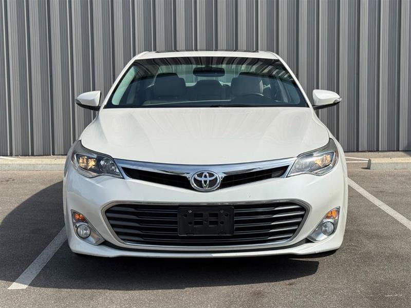 Used 2013 Toyota Avalon XLE Touring FWD image 2