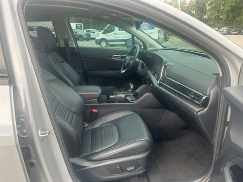 Used 2025 Kia Sportage SX FWD image 11