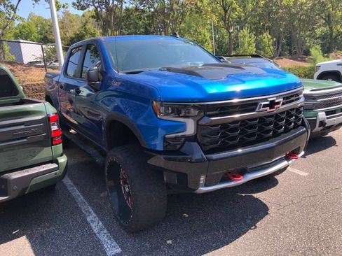Used 2023 Chevrolet Silverado 1500 ZR2 w/ Technology Package AWD/4WD image 2