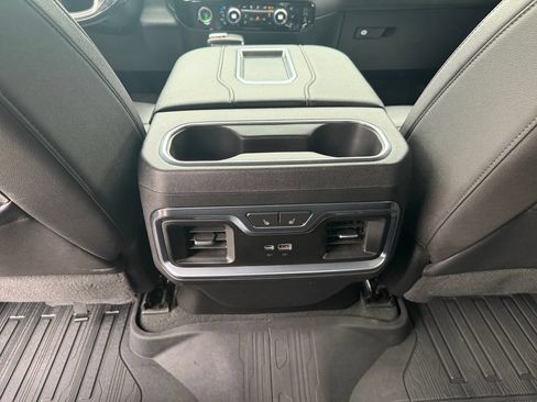 Used 2022 GMC Sierra 1500 SLT w/ SLT Convenience Package AWD/4WD image 17