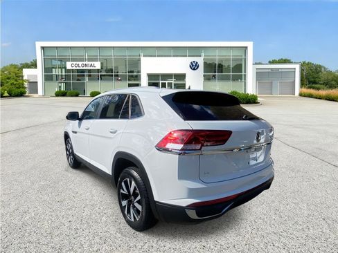 Used 2023 Volkswagen Atlas Cross Sport SE AWD/4WD image 3