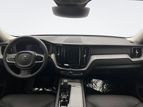 Used 2025 Volvo XC60 B5 Plus image 14