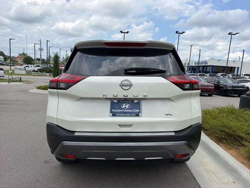 Used 2023 Nissan Rogue SL FWD image 10