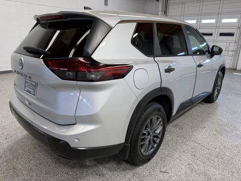 Used 2024 Nissan Rogue S FWD image 5