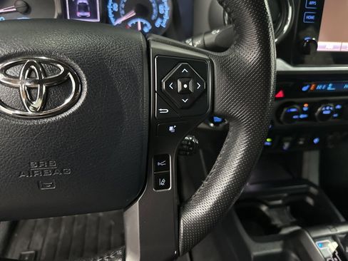 Used 2019 Toyota Tacoma TRD Off-Road image 16