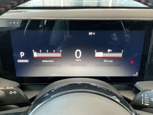 Used 2025 Nissan Kicks SR AWD/4WD image 12