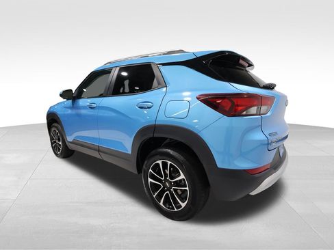 Certified 2025 Chevrolet TrailBlazer LT image 2