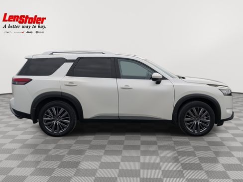 Used 2022 Nissan Pathfinder SL w/ SL Premium Package image 6