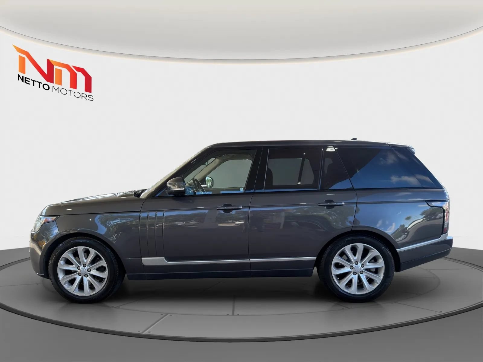 Used 2016 Land Rover Range Rover HSE AWD/4WD image 2