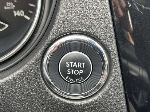 Used 2021 Nissan Rogue Sport SL AWD/4WD image 17