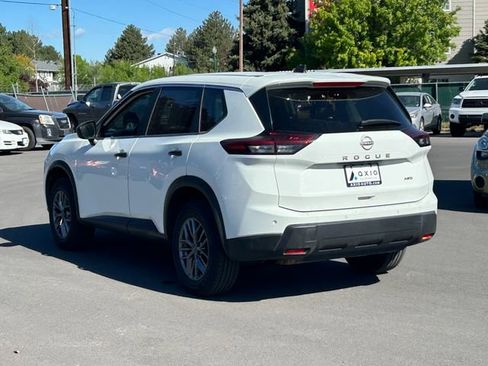 Used 2024 Nissan Rogue S AWD/4WD image 7