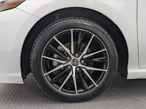 Used 2024 Toyota Camry SE image 29