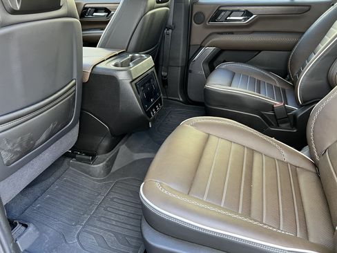 Used 2026 GMC Yukon Denali Ultimate AWD/4WD image 18