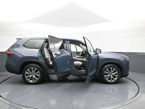 Certified 2024 Toyota Grand Highlander AWD image 43