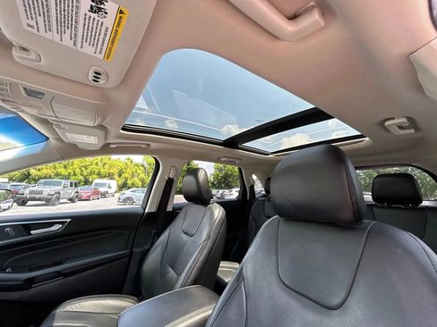 Used 2017 Ford Edge Titanium w/ Equipment Group 301A AWD/4WD image 26