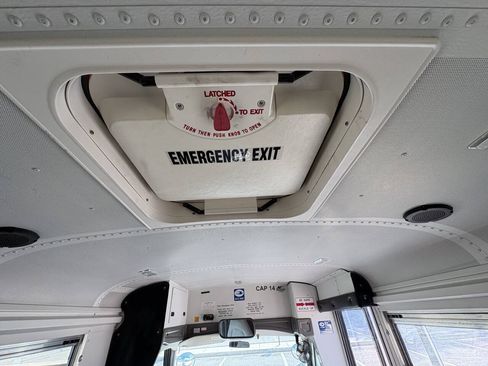 Used 2006 Chevrolet Express 3500 w/ School Bus Package RWD image 23