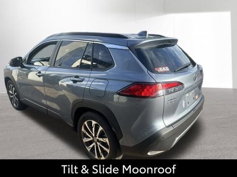 Used 2024 Toyota Corolla Cross XLE w/ Convenience Package AWD/4WD image 11