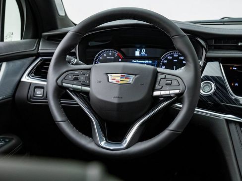 Certified 2023 Cadillac XT6 Premium Luxury AWD/4WD image 26