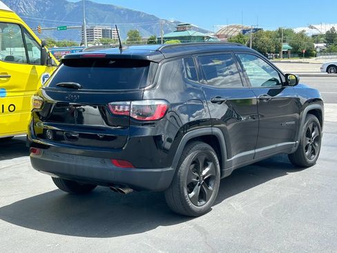Used 2020 Jeep Compass Latitude FWD image 4