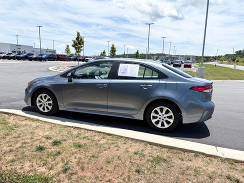 Used 2024 Toyota Corolla LE FWD image 5