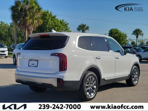 Certified 2024 Kia Telluride LX FWD image 6