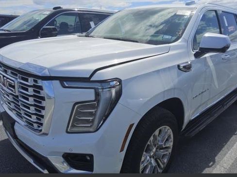 Used 2025 GMC Yukon XL Denali AWD/4WD image 1