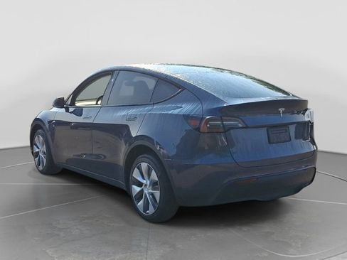 Used 2023 Tesla Model Y Long Range AWD/4WD image 4