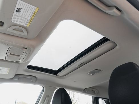 Used 2020 Nissan Rogue Sport SV image 19