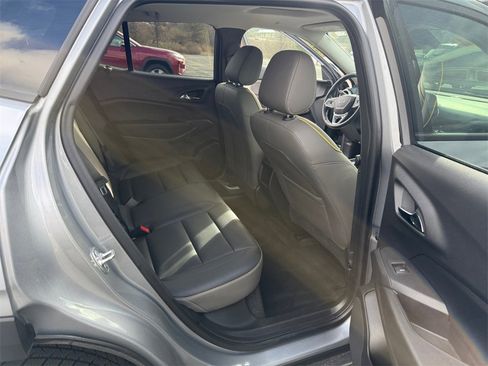 Used 2024 Chevrolet Trax ACTIV w/ Sunroof Package image 27