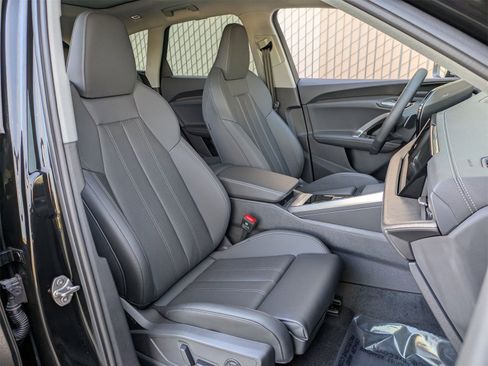 New 2025 Audi Q5 Prestige image 10