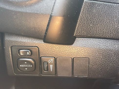 Used 2019 Toyota Corolla LE image 11