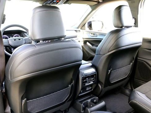 New 2025 Jeep Grand Cherokee L Altitude image 17